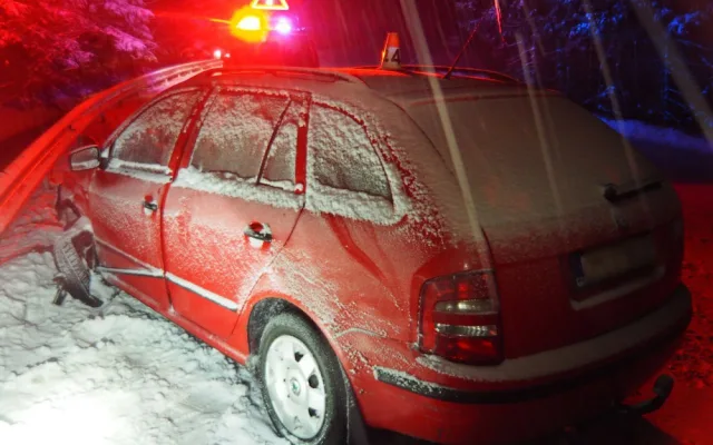 O víkendu bouralo několik opilých řidičů, jeden se třemi promile. Další chytla policie