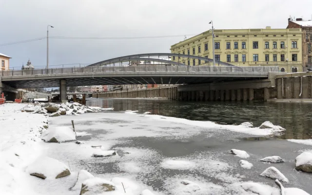 Nad ozdobnými částmi mostu Rejnok visí otazník. Kvůli dražším pracím i materiálu