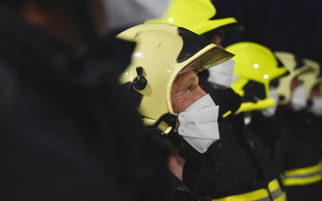 Do civilu po 42 letech. Šumperští hasiči se dojemně loučili s usměvavým rekordmanem