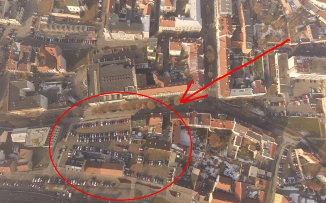 Prostějov chce prodat pozemky po bývalé sodovkárně v centru. Opozice se zlobí