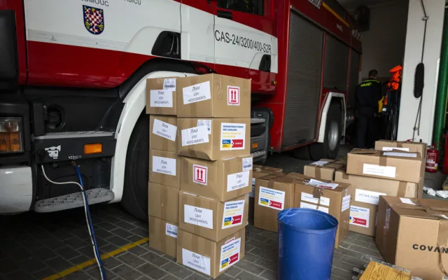 Jídlo, deky, pleny i termovize a elektrocentrály. Z kraje míří na Ukrajinu kamiony s pomocí