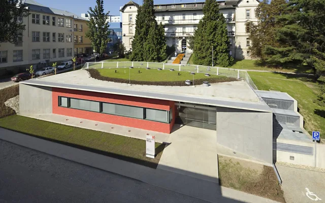 Nad současným pracovištěm Kliniky nukleární medicíny vyroste dostavba