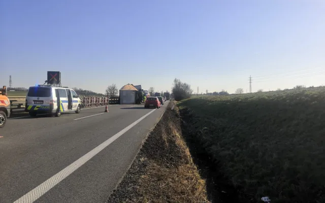 Kvůli havárii kamionu bude dnes dálnice do Prostějova od dvacáté hodiny uzavřená