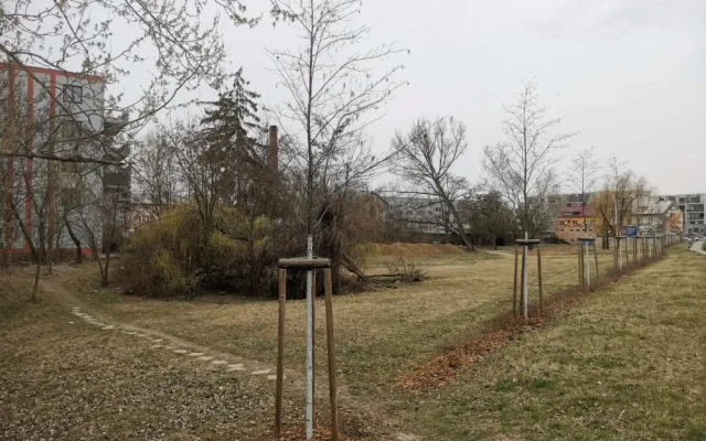 Zaneřáděný pás blízko Šantovky se promění v nový park. Olomouc už má studii a řeší pozemky
