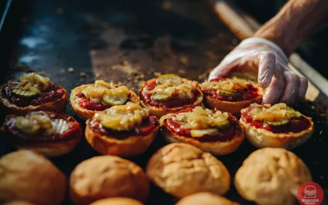 Chuť na burgery roste. Letošní Burger Street Festival hlásí rekordní účast