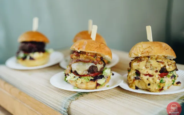 Chuť na burgery roste. Letošní Burger Street Festival hlásí rekordní účast