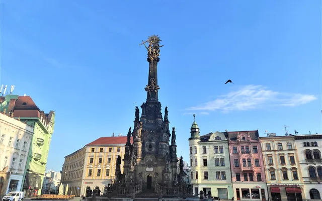 U Sloupu Nejsvětější Trojice létal dron. Poskytne 3D model i snímky pro plánovanou údržbu památky
