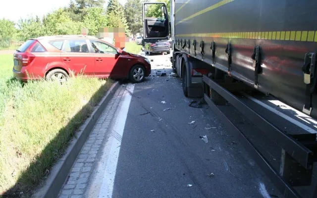 Cizinec s kamionem přejel do protisměru a přišla srážka. Nadýchal přes jeden a půl promile