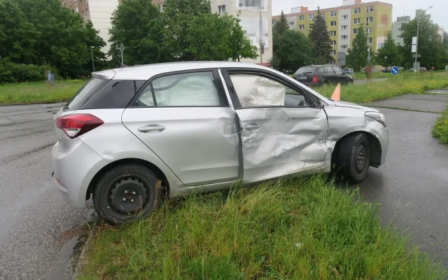 Dopravní nehoda na křižovatce ulici Okružní a I. P. Pavlova v Olomouci