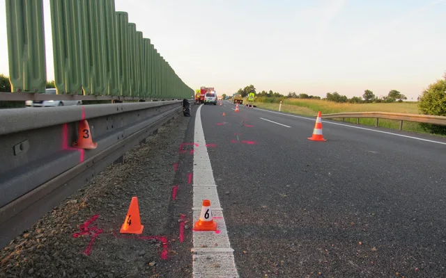 Dopravní nehoda motorkářky na dálnici D46 u Prostějova