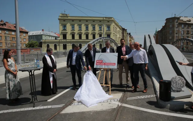 Po 22 měsících hotovo. Most na Masarykově třídě se otevře tramvajím i autům