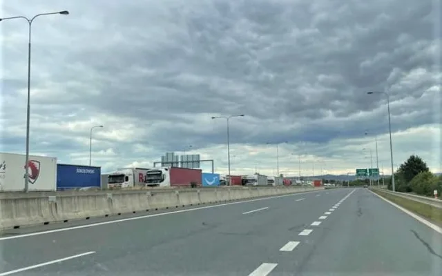 Kolona od Olšan až do Olomouce. Dálnici na Prostějov zablokovala nehoda