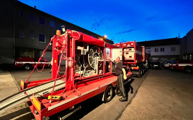 Na pomoc Českému Švýcarsku: k požáru v Hřensku vyrazili i hasiči z Olomouckého kraje