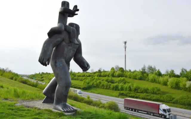 Oprava sochy Kryštofa, kterou poškodili zloději, je hotová. Brzy se vrátí na obchvat Olomouce