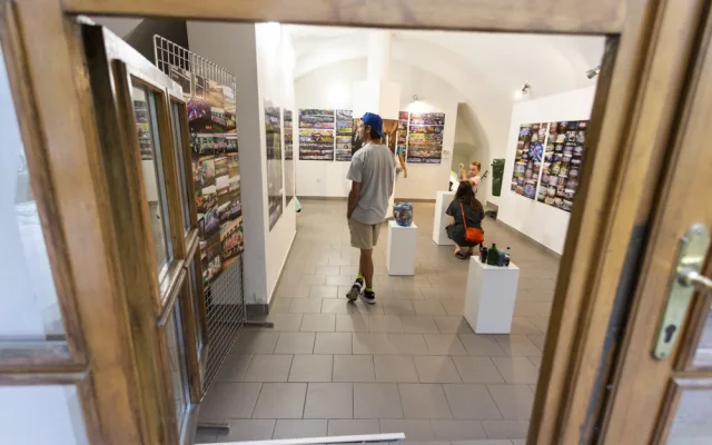 Vernisáž unikátní výstavy, která představuje olomouckou street art a graffiti scénu za posledních třicet let