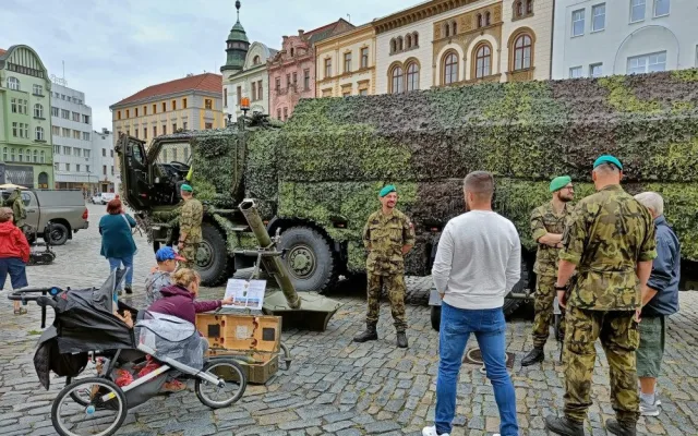 V Olomouci vzniká pískovcová socha císařovny Marie Terezie. Probíhá Týden vojenské historie