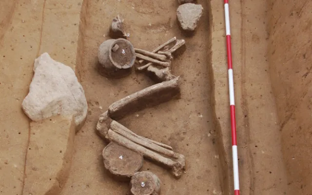 U Dětkovic archeologové objevili další tisíce let staré hroby, některé byly vykradené