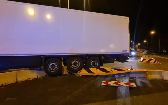 Oprava číslo třináct. Rondel v Přerově dál demolují kamiony, město s krajem hledá řešení