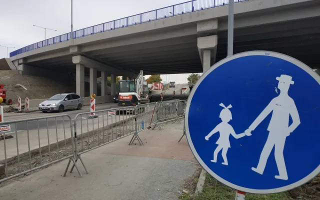 Konec kolon u Prostějova. Silničáři dokončili opravy sjezdu z dálnice a pro letošek i estakády