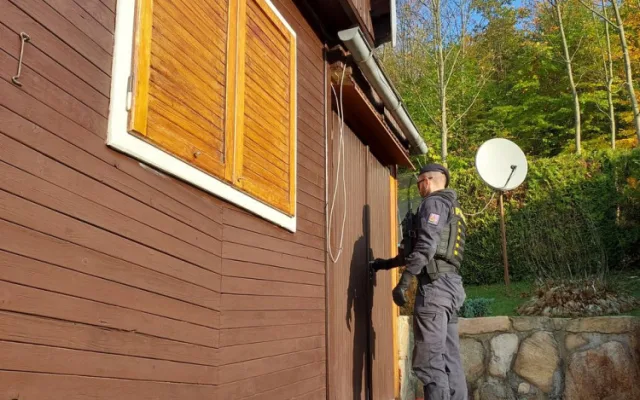 Se zazimováním chalup roste riziko vloupání. Zloděj na Šumpersku odnesl i atrapy kamer