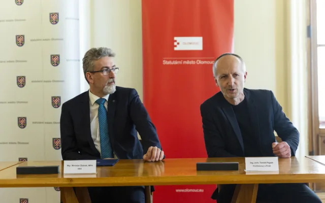 ANO podepsalo koaliční smlouvu s Piráty, ProOlomouc a spOLečně. V radě bude sedm nováčků