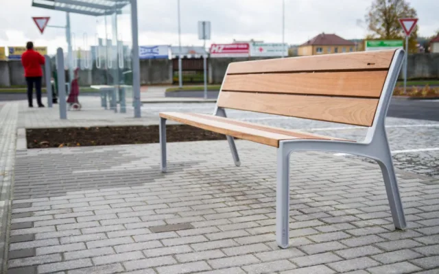 Nový kruhový objezd v Určicích nahradí nepřehlednou křižovatku. Průjezd bude plynulejší