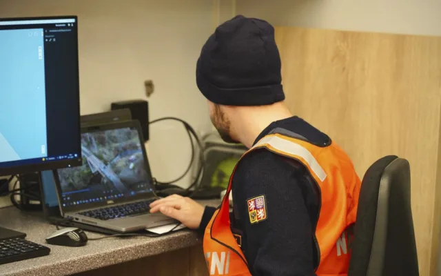 Vykolejený vlak a desítky zraněných. U Jívové proběhlo taktické cvičení