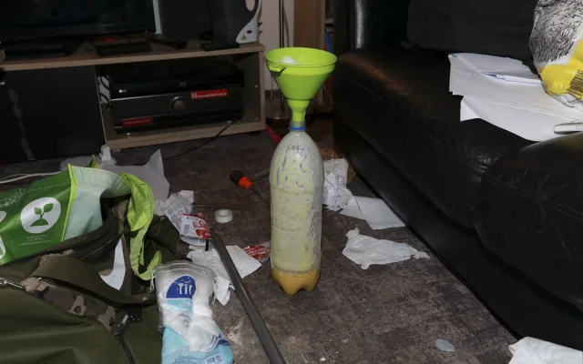 Policisté provedli při realizaci tři domovní prohlídky