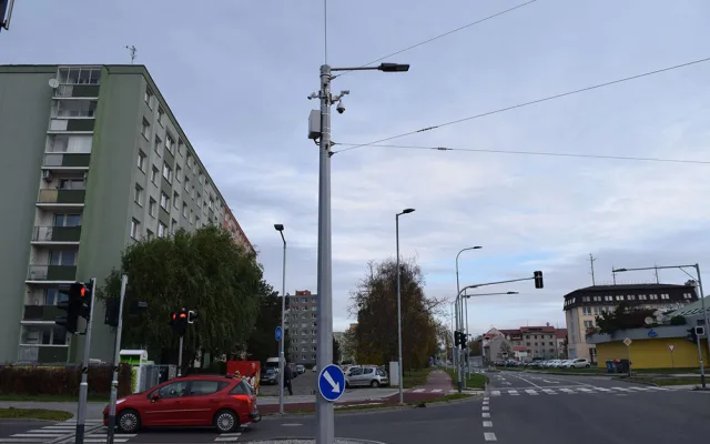 Nové křižovatky pod kamerami. Olomoučtí strážníci dohlížejí na další místa