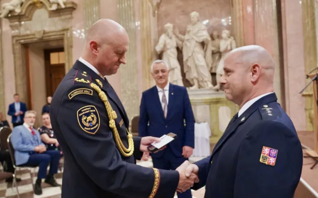 VIDEO: Pořádný strach jsem měl asi jen dvakrát, říká olomoucký hasič, který dostal medaili za statečnost