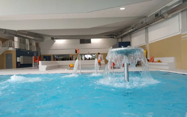 Ve Šternberku se otevřelo moderní akvacentrum s wellness. Město nakonec 200 milionů zaplatilo samo, nelituje