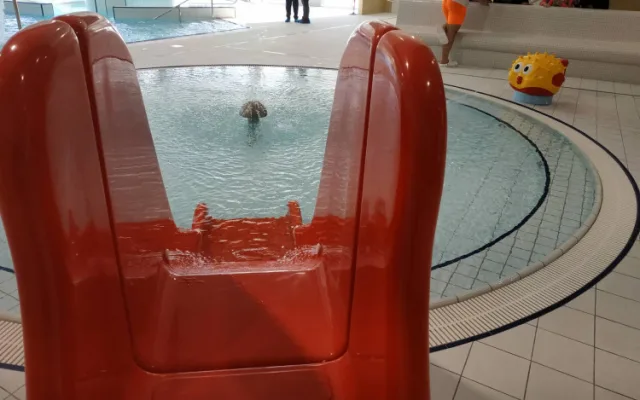 Ve Šternberku se otevřelo moderní akvacentrum s wellness. Město nakonec 200 milionů zaplatilo samo, nelituje