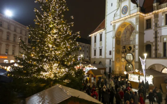 ANKETA: Jak se vám líbí? Oznámkujte letošní vánoční trhy v centru Olomouce