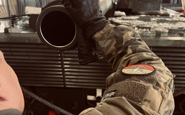Armáda dnes v Přáslavicích převzala první tank, který dostala z Německa za pomoc Ukrajině