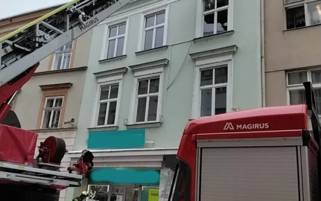 Ze střech v Olomouci, Přerově a Litovli hasiči odstraňovali rampouchy. Riziko poroste, přijde obleva