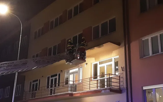 Ze střech v Olomouci, Přerově a Litovli hasiči odstraňovali rampouchy. Riziko poroste, přijde obleva
