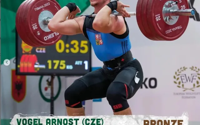 Arnošt Vogel z Haňovic vybojoval na mistrovství Evropy juniorů ve vzpírání bronz