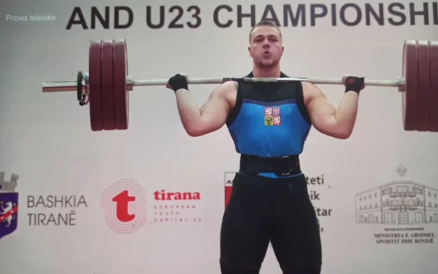 Arnošt Vogel z Haňovic vybojoval na mistrovství Evropy juniorů ve vzpírání bronz