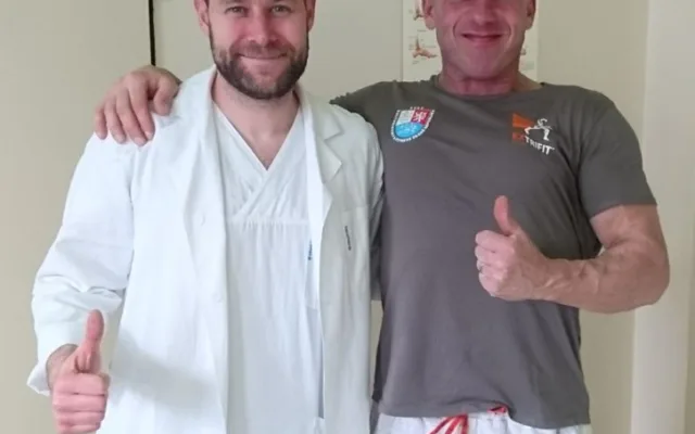 Patrik Šerý se sportovním lékařem a ortopedem Jiřím Lošťákem