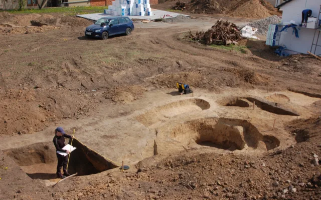 V Lešanech archeologové našli důkazy o středověké vesnici, která předchází první písemnou zmínku o dvě století