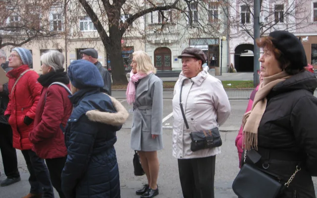 Účastníci poslední podzimní promenády