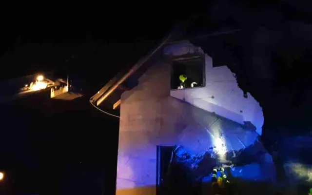 Na Mohelnicku v noci hořel rodinný dům. Kouřem se intoxikovali čtyři lidé