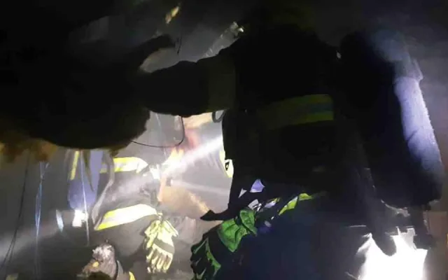 Na Mohelnicku v noci hořel rodinný dům. Kouřem se intoxikovali čtyři lidé
