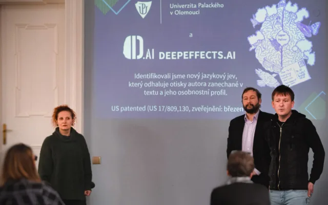Olomoučtí vědci dokážou rozborem textu určit osobnost autora. Převratnou novinku už eviduje patentový úřad USA