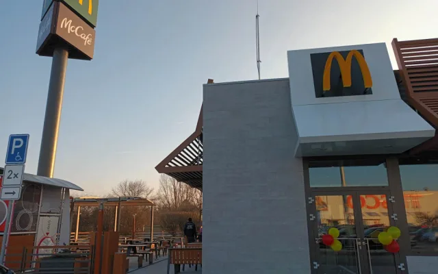 V Prostějově se otvírá McDonald’s. Bude první na Moravě se zelenými technologiemi