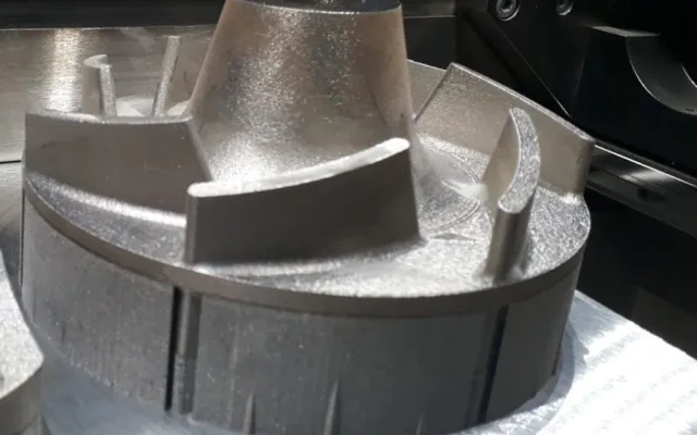 Kovová součástka pro Dlouhé Stráně vznikla na 3D tisku za dva týdny. Jinak by se čekalo měsíce