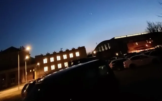 Lidé fotografovali nevšední úkaz nad Olomoucí, konjukci Venuše a Jupiteru. Vidět bude i dnes večer