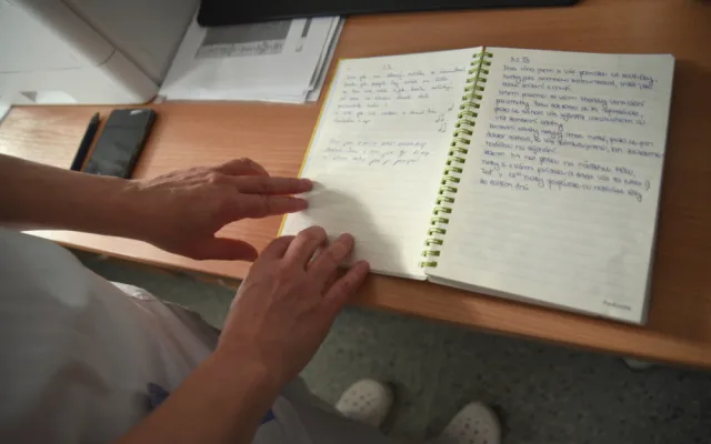 Fakultní nemocnice zavadí pacientský deník. Lidem se ztrátou paměti může pomoci od častých úzkostí nebo nočních můr