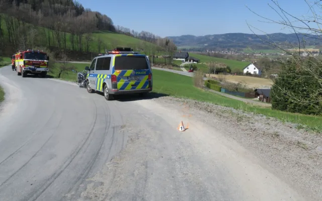 Policie varuje, s teplem přibývá nehod motorkářů. Na Šumpersku havaroval Harley Davidson, škoda je čtvrt milionu