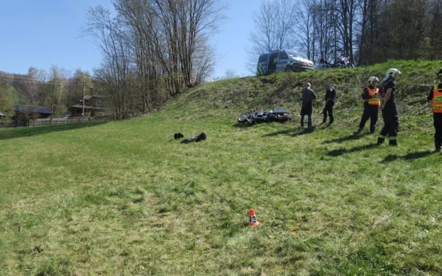 Policie varuje, s teplem přibývá nehod motorkářů. Na Šumpersku havaroval Harley Davidson, škoda je čtvrt milionu